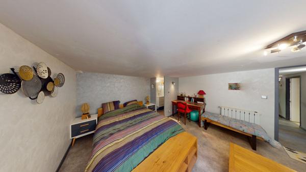 Maison 4 pièces de 118 m2 sur une parcelle de 1420 m² avec piscine chauffée