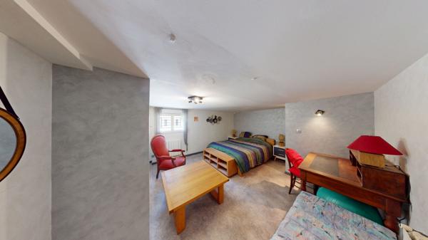 Maison 4 pièces de 118 m2 sur une parcelle de 1420 m² avec piscine chauffée