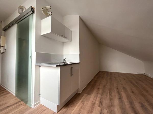 Appartement à louer    1 pièce •  Armentières