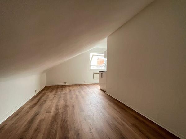 Appartement à louer    1 pièce •  Armentières