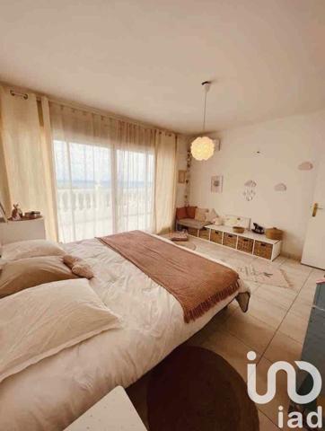 Maison d’architecte 10 pièces de 260 m² à Sainte-Marie (97438)