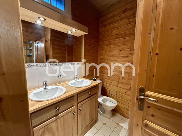Location Appartement 3 pièces GRENOBLE (38000) - 15 Place Grenette - 71.87m² 1000 €/mois - Gerimm