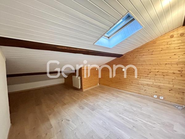 Location Appartement 3 pièces GRENOBLE (38000) - 15 Place Grenette - 71.87m² 1000 €/mois - Gerimm