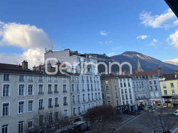 Location Appartement 3 pièces GRENOBLE (38000) - 15 Place Grenette - 71.87m² 1000 €/mois - Gerimm