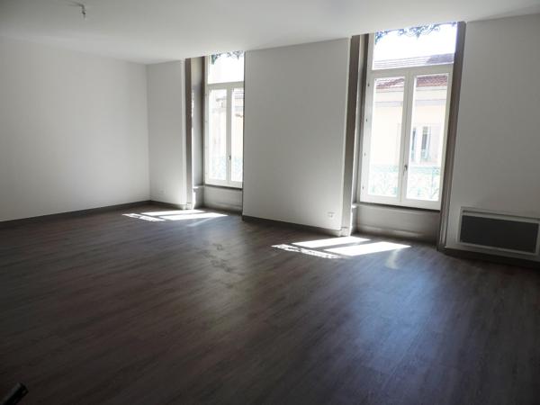 Appartement · Location Tarare (69170) 2 pièces · 68m²