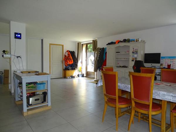 Ensemble immobilier Saint Leon Sur Vézère 8 pièce(s) 210.48 m2