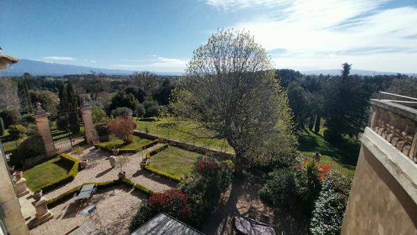 Domaine viticole d'exception de 18,5 hectares – Deux bastides XIX? – Installations équestres – Provence Certaines propriétés se visitent. D'autres se vivent.