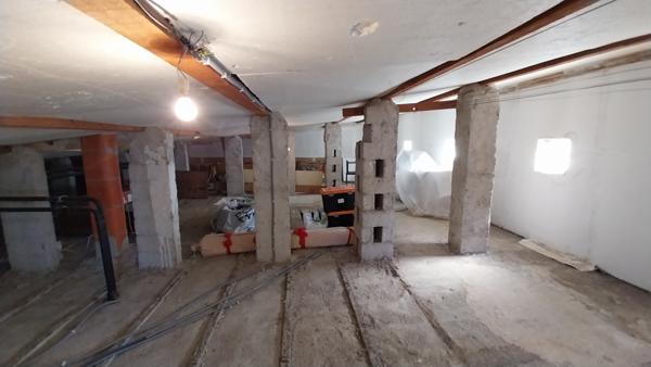 Villa
                                                                                                                                                                                                                                                                                                                        12 pièce(s)                                                                                                                                                                                                          7 chambre(s)                                                                                                                                                                                                          238  m²