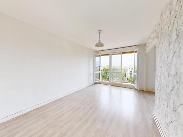 Appartement de Type T3 - Balcon & Ascenseur