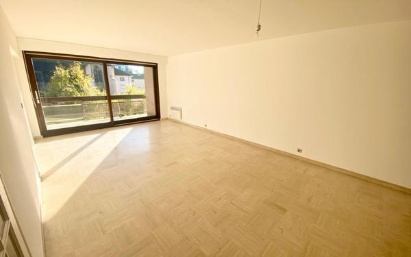 Appartement à louer    4 pièces •  Saint-Julien-en-Genevois