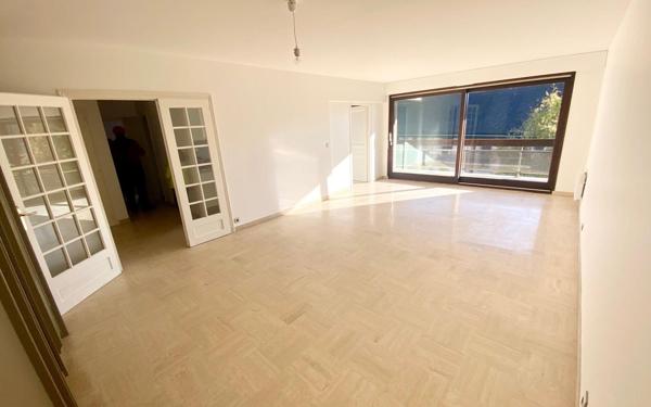 Appartement à louer    4 pièces •  Saint-Julien-en-Genevois