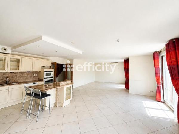 Appartement
         4 pièces
        - 103 m² 325 000 € *