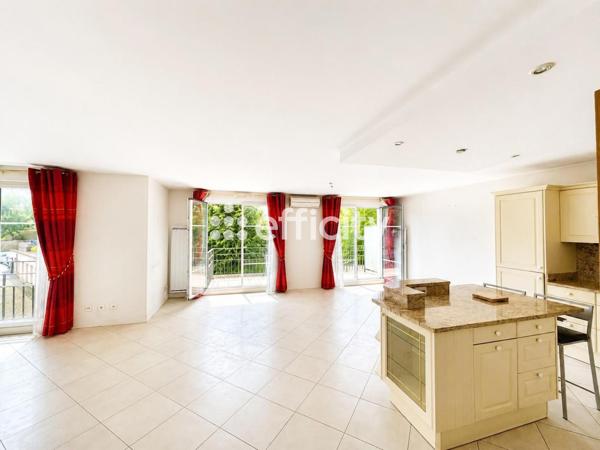 Appartement
         4 pièces
        - 103 m² 325 000 € *