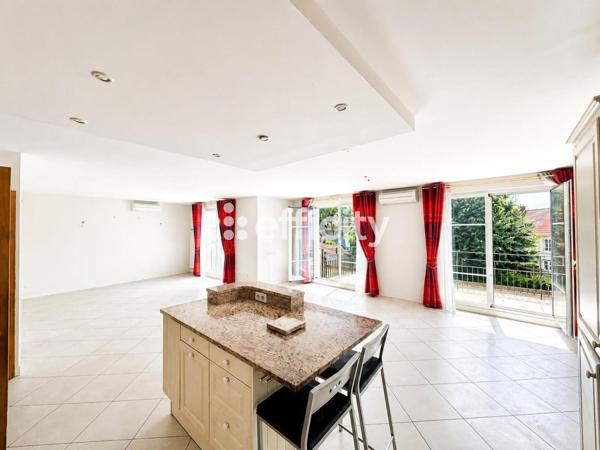 Appartement
         4 pièces
        - 103 m² 325 000 € *