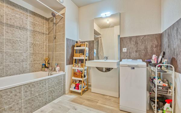 Appartement à vendre    3 pièces • 60,94 m2 Villenave-d'Ornon