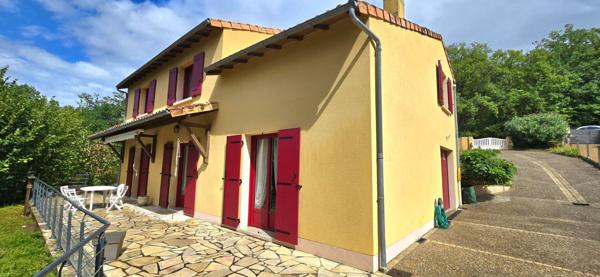 Maison individuelle de type 5, sur un terrain clos et arboré de 1316 m²