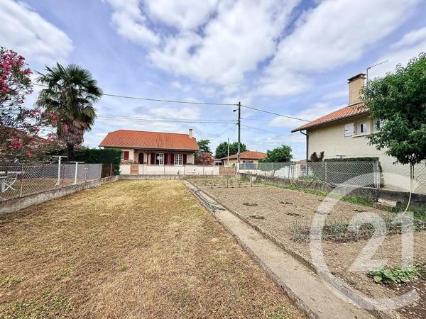 Immeuble à vendre  145 m 2   AUREILHAN  - 65