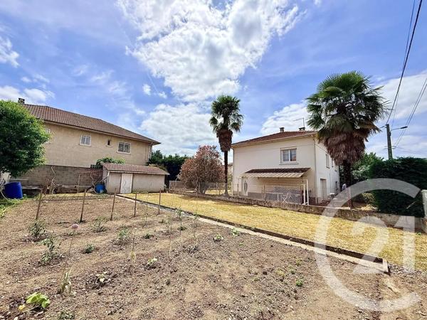 Immeuble à vendre  145 m 2   AUREILHAN  - 65