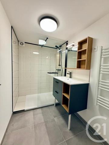 Immeuble à vendre  145 m 2   AUREILHAN  - 65