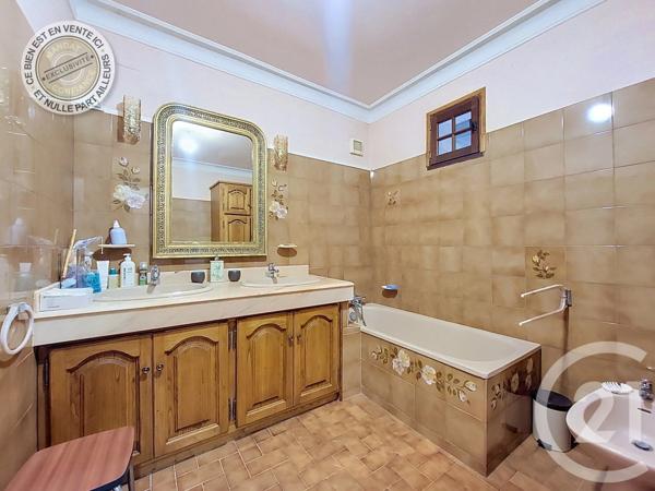 Maison à vendre  5 pièces - 161,80 m 2   PIA  - 66