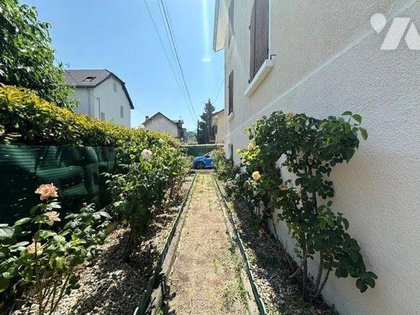 Maison de 173 m² - 5 Chambres - Fort potentiel - Possibilité 2 Appartements + Studio - Terrain ...