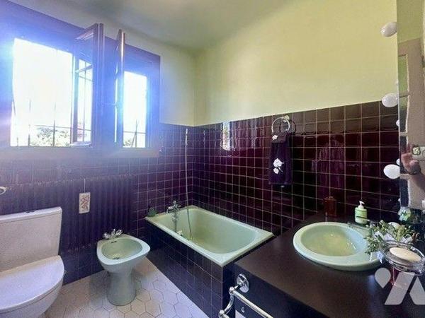 Maison de 173 m² - 5 Chambres - Fort potentiel - Possibilité 2 Appartements + Studio - Terrain ...