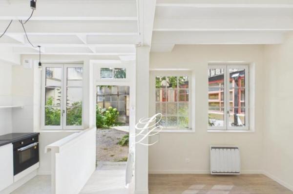 Vente - Appartement 2 pièces 42 m 2 Paris (75015)