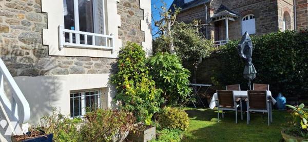 DINARD PROPRIETE DE 220m² sur terrain de 600m² environ