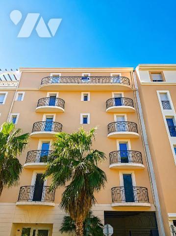 HYERES,  appartement 101 m2 avec terrasse, garage et parking sécurisés