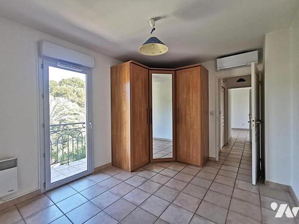 HYERES,  appartement 101 m2 avec terrasse, garage et parking sécurisés