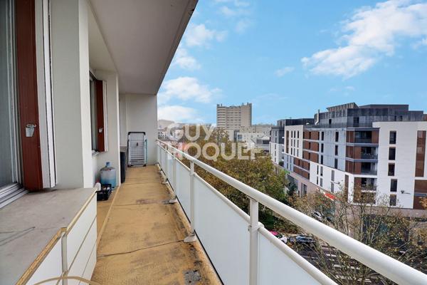 T4 avec balcons secteur Mermoz