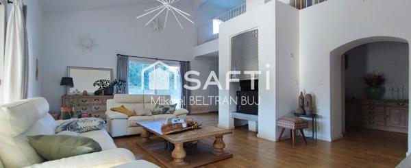 Sublime Villa de Prestige au cœur d’un Parc Arboré à Issanka