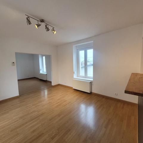 Duplex idéalement situé, proches des commerces.