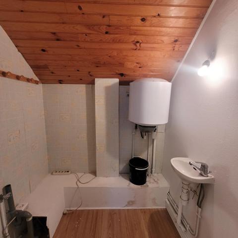 Duplex idéalement situé, proches des commerces.