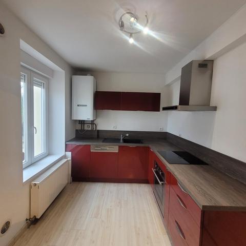 Duplex idéalement situé, proches des commerces.