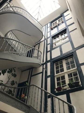 Hyper-Centre de Bayonne : Grand Studio de 54 m² – L'espace et le cachet au cœur de la ville !