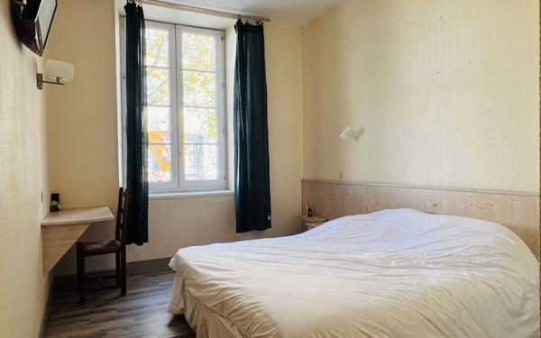 Appartement à vendre    13 pièces •  La Flotte