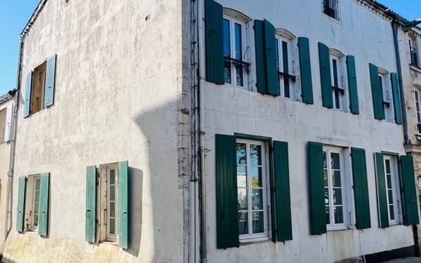 Appartement à vendre    13 pièces •  La Flotte