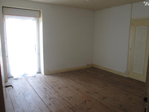 Une maison 3 chambres sur 950 m² de terrain