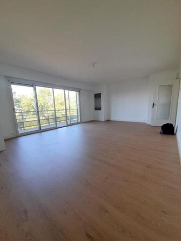 Appartement * 4 Pièces * 90 M² * 44200 Nantes * 790 * 90 * 880,  
Nantes 44200