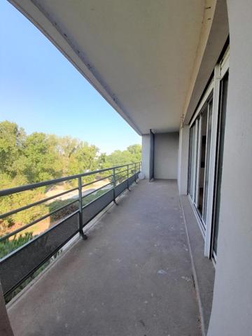 Appartement * 4 Pièces * 90 M² * 44200 Nantes * 790 * 90 * 880,  
Nantes 44200