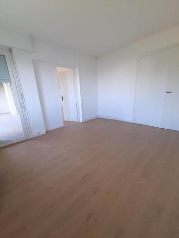 Appartement * 4 Pièces * 90 M² * 44200 Nantes * 790 * 90 * 880,  
Nantes 44200