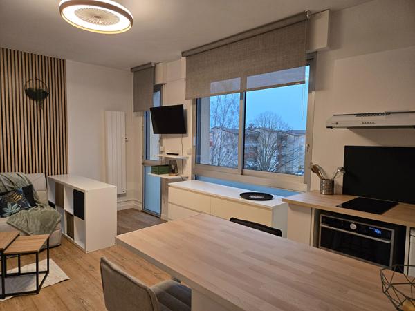 STUDIO MEUBLE 24 m²