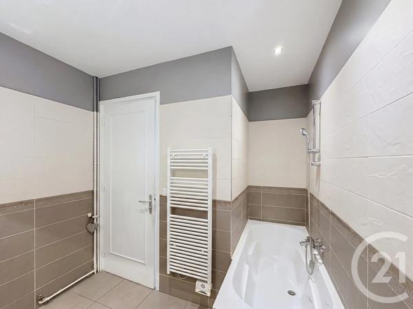 Appartement à vendre  5 pièces - 98 m 2   ST ETIENNE  - 42