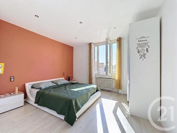 Appartement à vendre  5 pièces - 98 m 2   ST ETIENNE  - 42