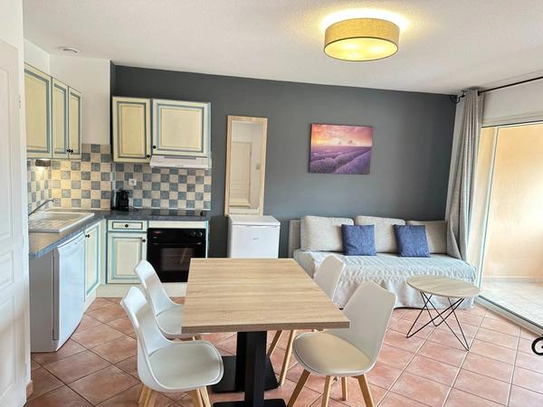 Appartement 2 pièces avec terrasse et parking privé– Investissement locatif sécurisé à Gréoux-les-Bains