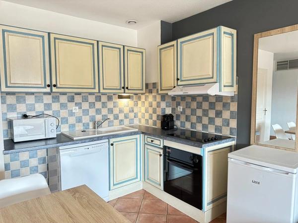 Appartement 2 pièces avec terrasse et parking privé– Investissement locatif sécurisé à Gréoux-les-Bains