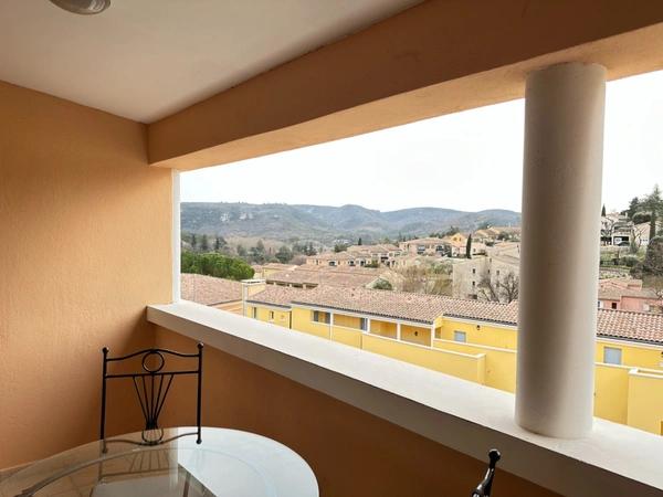 Appartement 2 pièces avec terrasse et parking privé– Investissement locatif sécurisé à Gréoux-les-Bains