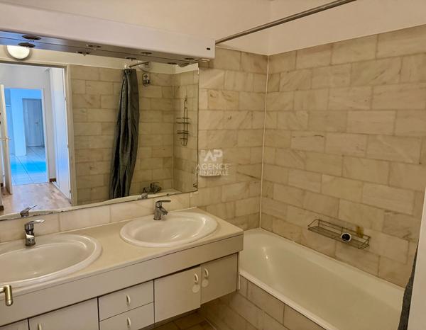 Appartement 4 pièce(s) - Ascenseur - terrasse - grand séjour - 78m² 445 000 € **  - Référence  4764