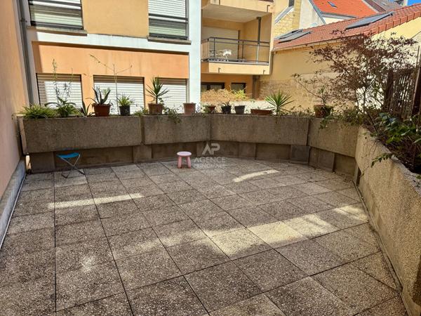 Appartement 4 pièce(s) - Ascenseur - terrasse - grand séjour - 78m² 445 000 € **  - Référence  4764